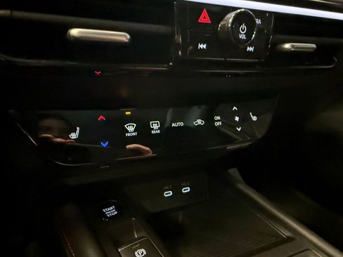 Used 2025 Nissan Kicks SR w/ SR Premium Package image 15