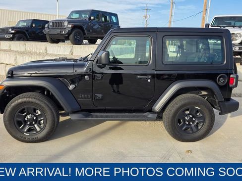 Used 2025 Jeep Wrangler Sport image 2