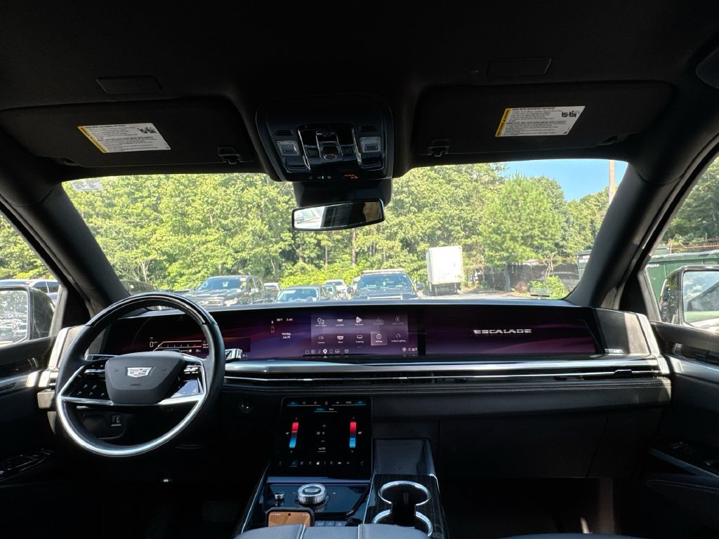 Used 2025 Cadillac Escalade ESV Luxury RWD image 31