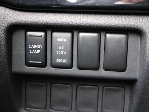 Certified 2022 Nissan Titan SV w/ SV Convenience Package image 33