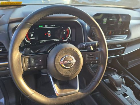 Used 2023 Nissan Rogue Platinum image 17