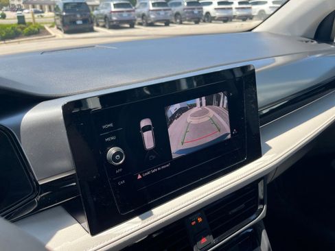Certified 2025 Volkswagen Taos S FWD image 21
