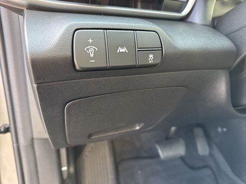 Certified 2023 Hyundai Elantra SEL image 16