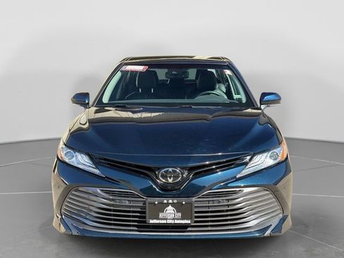 Used 2018 Toyota Camry XLE image 9