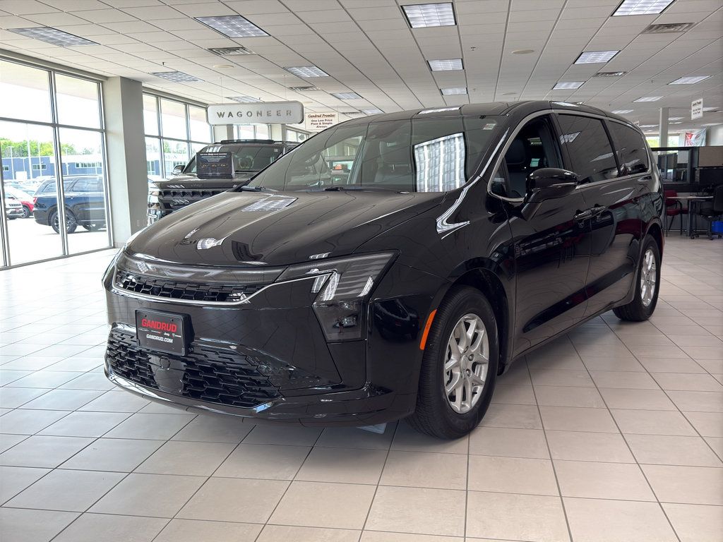 New 2027 Chrysler Pacifica Select FWD image 2