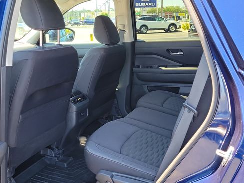 Used 2022 Nissan Pathfinder S FWD image 14
