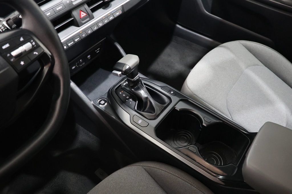 Used 2025 Kia K4 FWD image 28