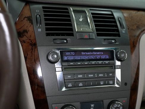 Used 2010 Cadillac DTS Luxury image 15