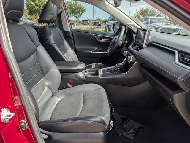 Used 2021 Toyota RAV4 Limited AWD/4WD image 33