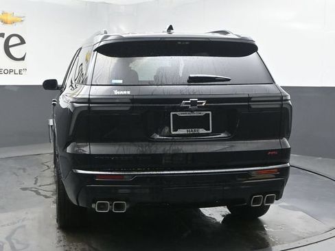 New 2026 Chevrolet Traverse RS w/ LPO, Floor Liner Package AWD/4WD image 14