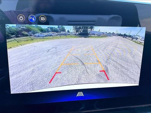 Used 2026 Chevrolet Equinox LT FWD image 19
