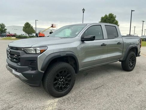 Used 2023 Chevrolet Colorado Trail Boss w/ Technology Package AWD/4WD image 3