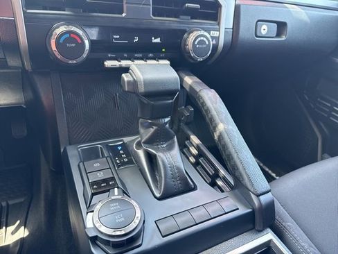 Certified 2025 Toyota Tacoma SR5 AWD/4WD image 26