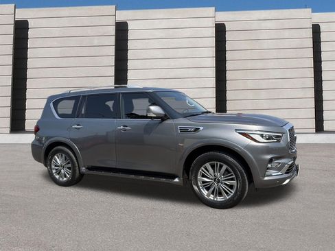 Used 2018 INFINITI QX80 4WD w/ Driver Assistance Package image 6