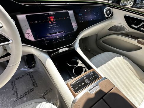 Certified 2023 Mercedes-Benz EQS 580 4MATIC Sedan image 31