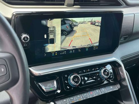 Used 2022 GMC Sierra 1500 Denali w/ Technology Package AWD/4WD image 33