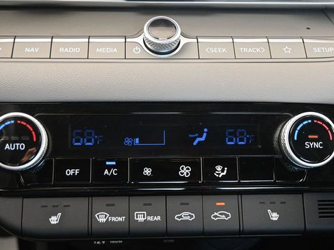 Used 2025 Hyundai Elantra SEL image 32