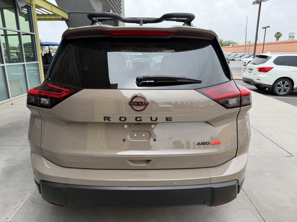 Used 2025 Nissan Rogue SV AWD/4WD image 13
