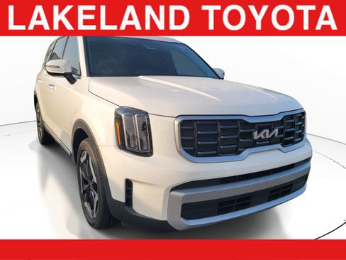 Used 2025 Kia Telluride S FWD image 1