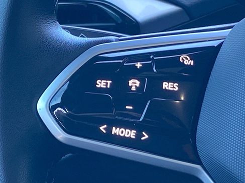 Used 2023 Volkswagen ID.4 Pro S image 8