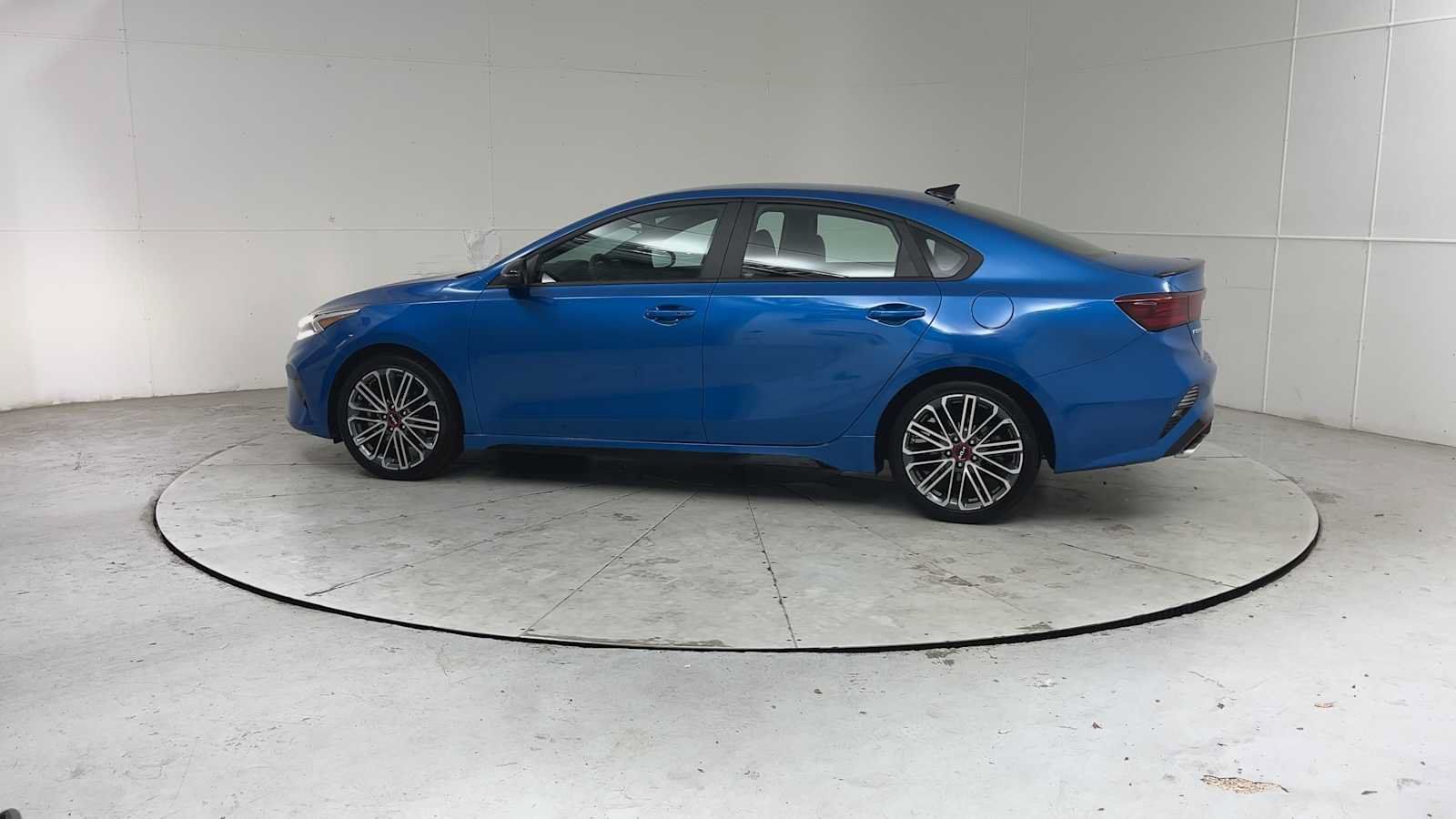 Used 2023 Kia Forte GT FWD image 4