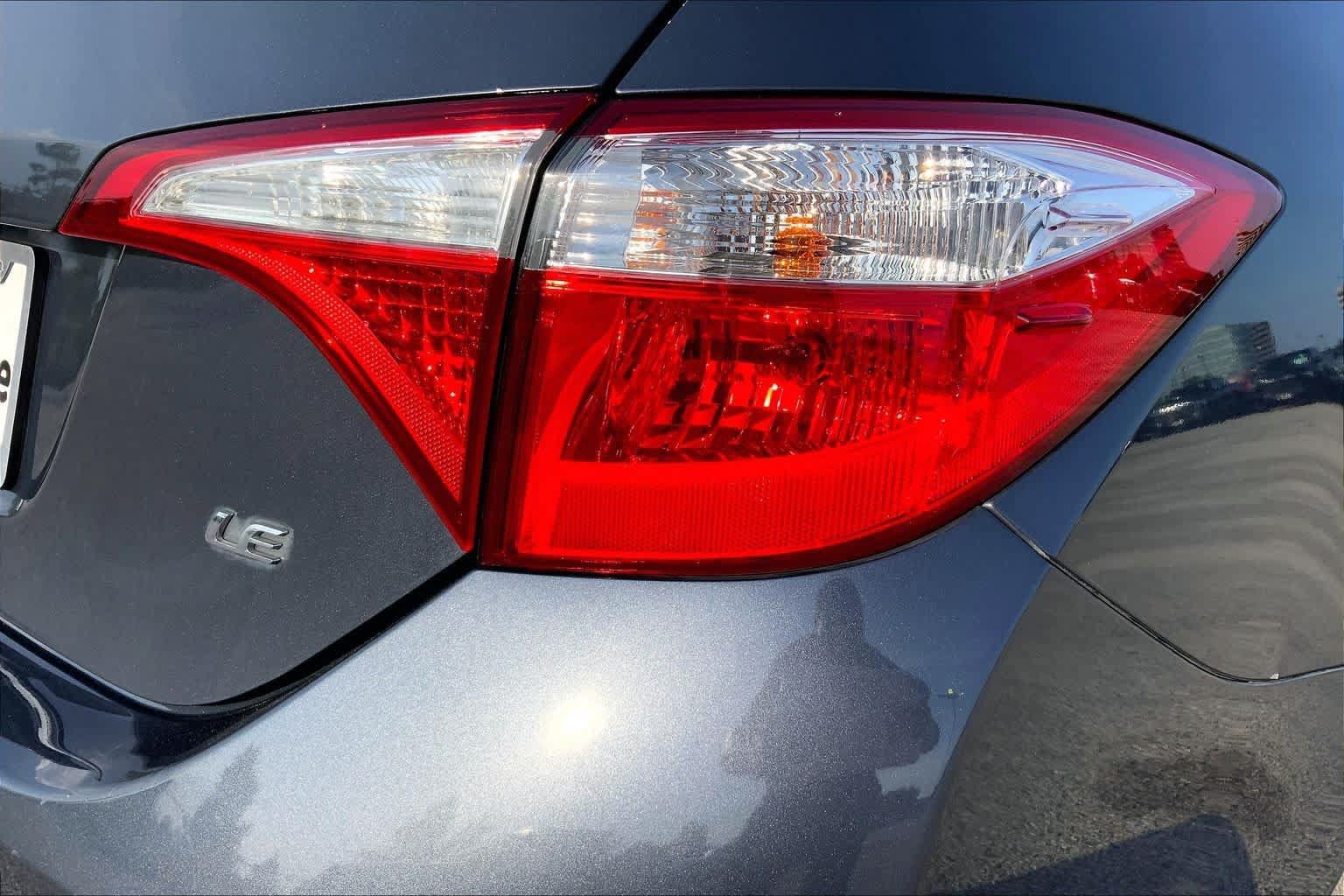 Used 2015 Toyota Corolla LE FWD image 30