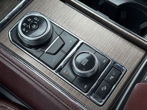 Used 2024 Ford Expedition Limited AWD/4WD image 28