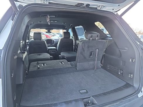 Used 2022 Chevrolet Traverse RS image 99