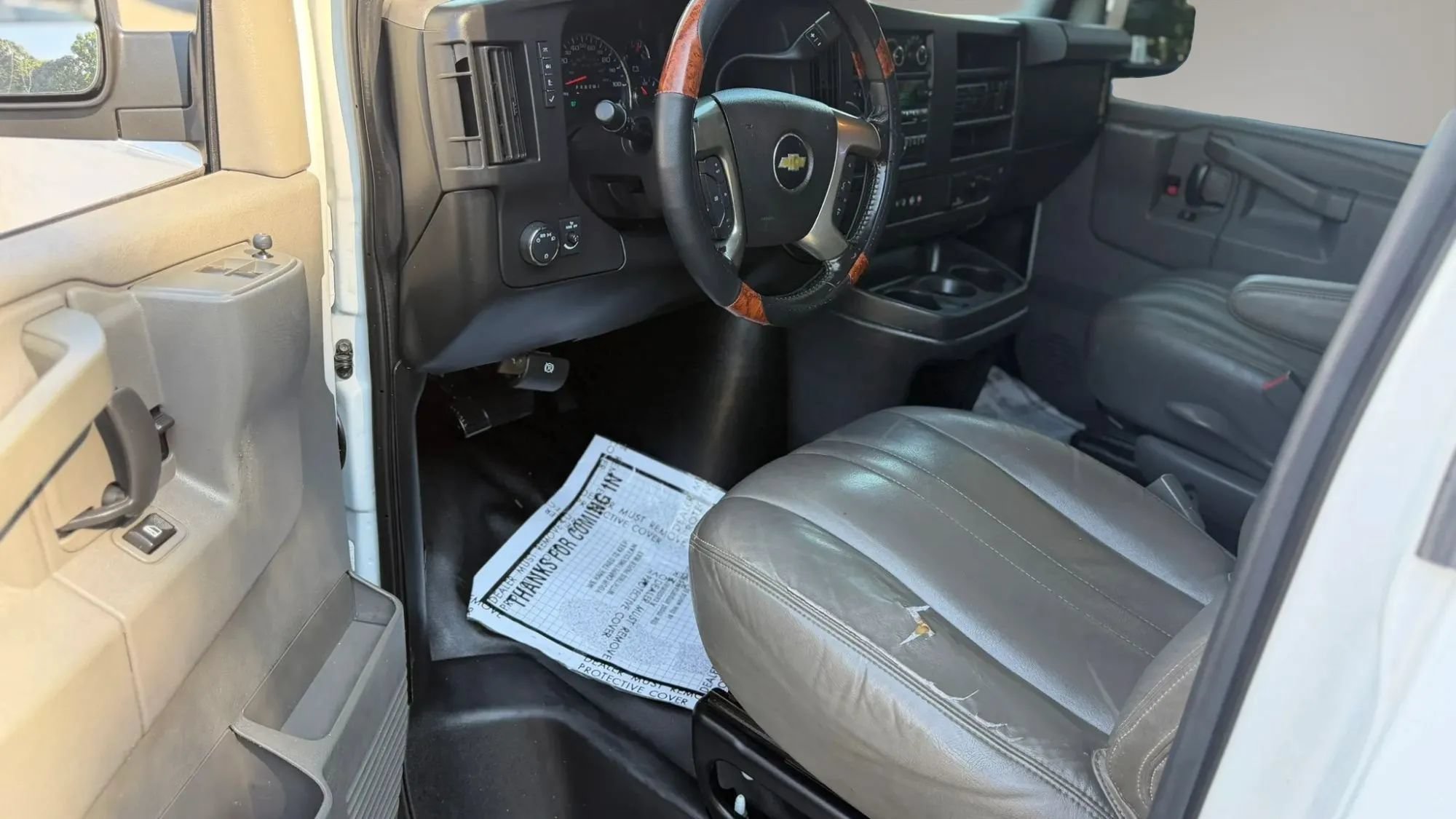 Used 2019 Chevrolet Express 2500 w/ Communications Package RWD image 12