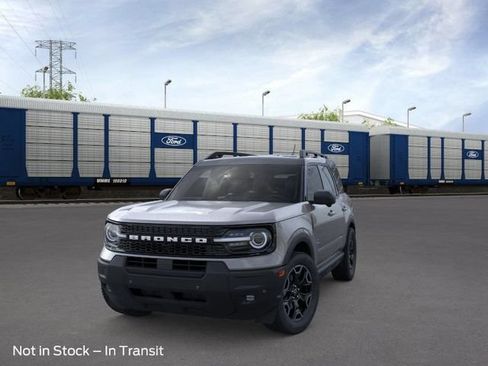 Used 2025 Ford Bronco Sport Outer Banks w/ Outer Banks Tech Package+ AWD/4WD image 3