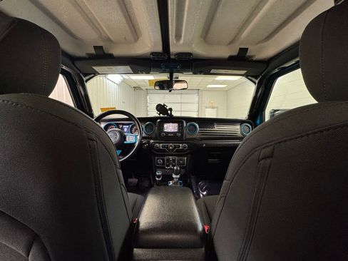 Used 2020 Jeep Wrangler Unlimited Sport S image 19