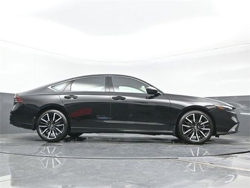 Certified 2025 Honda Accord Touring image 26