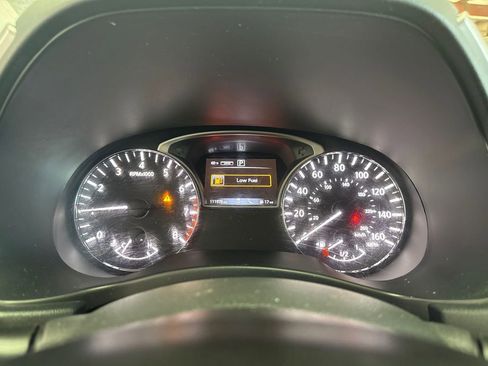 Used 2019 Nissan Pathfinder SL image 14