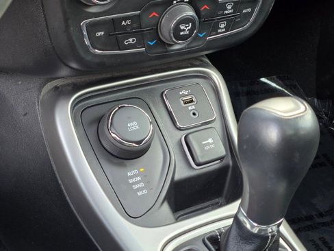 Used 2021 Jeep Compass 80th Special Edition w/ Sun and Sound Group image 27