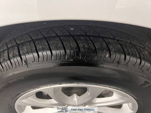 Used 2018 Chevrolet Equinox LS FWD image 16