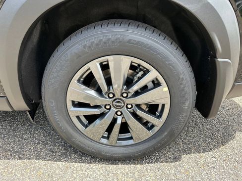 New 2026 Nissan Pathfinder SV w/ SV Premium Package FWD image 19