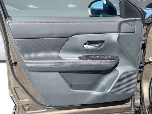 New 2026 Nissan Kicks SR w/ Cold Weather Package image 21