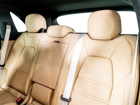 Used 2022 Porsche Cayenne S image 54