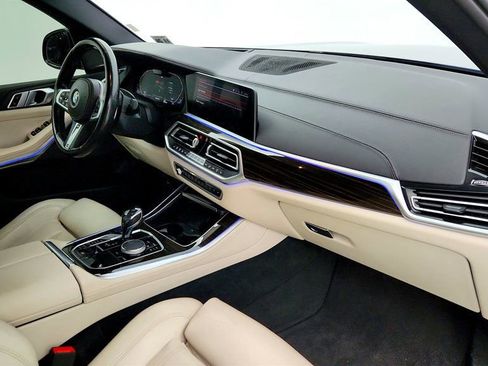 Used 2021 BMW X5 xDrive40i w/ M Sport Package image 25