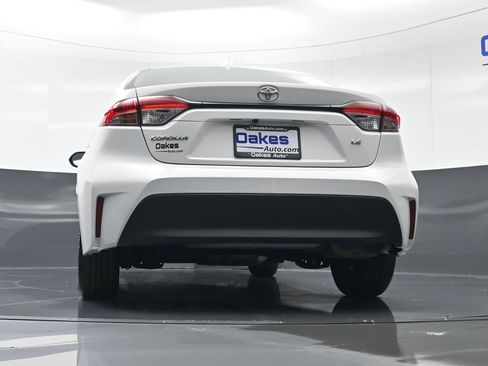 Used 2025 Toyota Corolla LE image 40