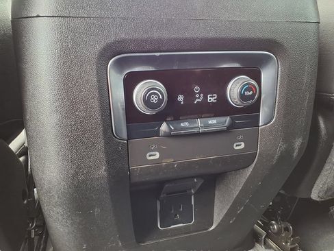 Used 2024 Chevrolet Tahoe LT AWD/4WD image 24