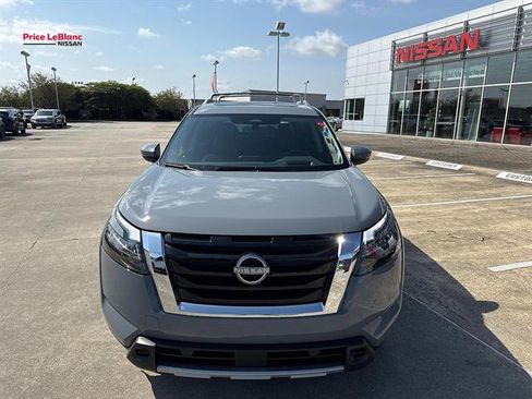 Used 2025 Nissan Pathfinder Platinum w/ Cargo Package FWD image 2