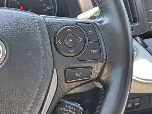 Used 2018 Toyota RAV4 XLE AWD/4WD image 22