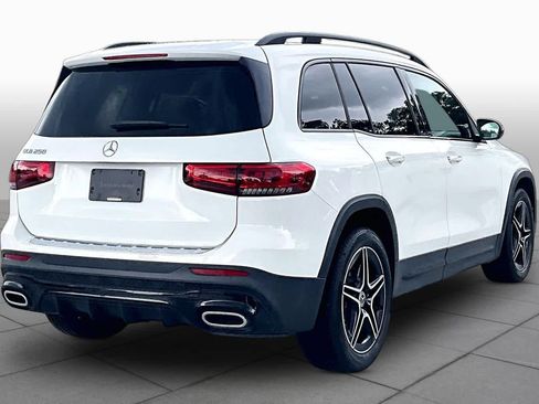 Used 2021 Mercedes-Benz GLB 250 w/ AMG Line image 12