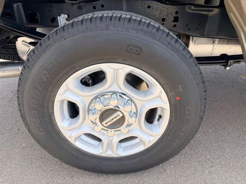 Used 2026 Ford F250 XLT w/ XLT Premium Package image 10