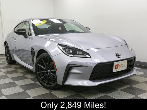 Certified 2024 Toyota GR86 Premium RWD image 3