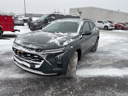 New 2026 Chevrolet Trax LT w/ Sunroof Package image 4