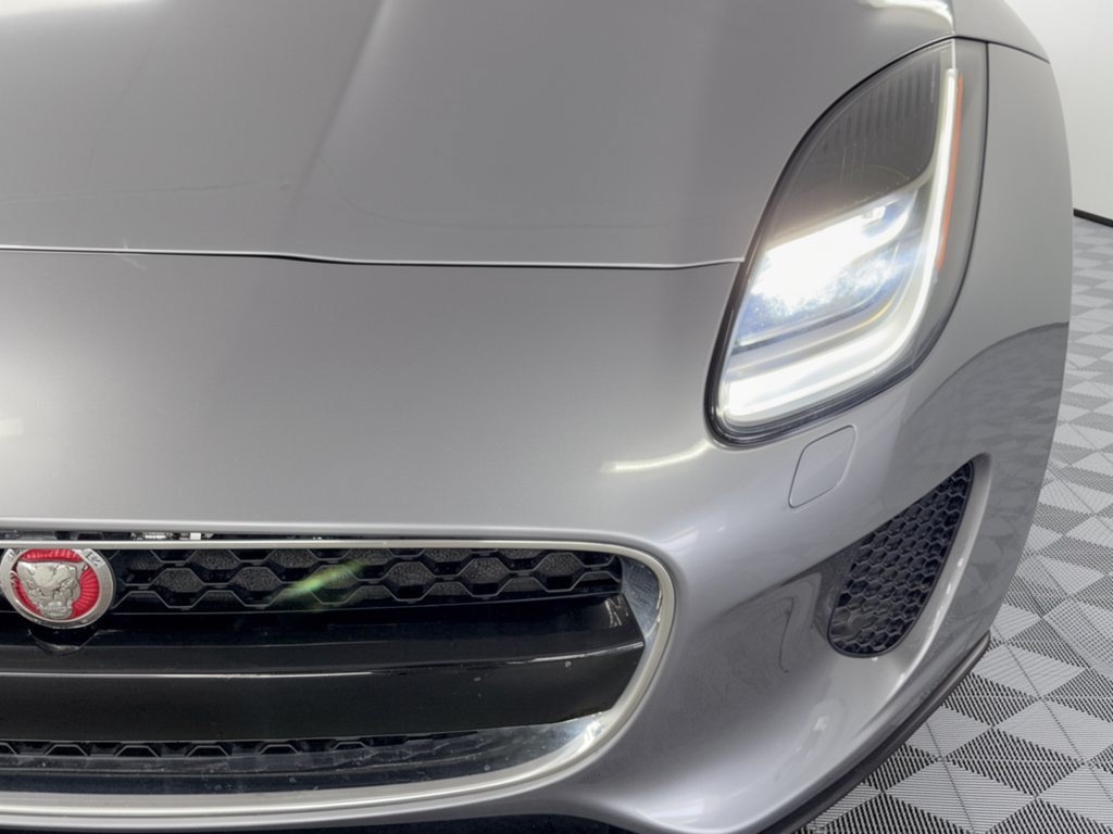 Used 2020 Jaguar F-TYPE Convertible RWD image 12