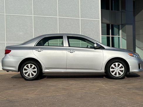 Used 2012 Toyota Corolla image 3