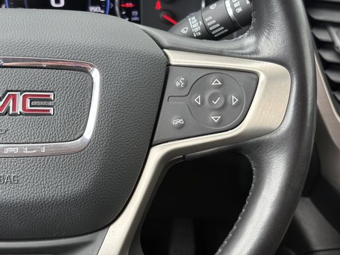 Used 2020 GMC Acadia Denali w/ Denali Ultimate Package AWD/4WD image 18